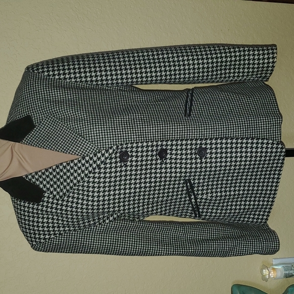 Campton Place Jackets & Blazers - Houndstooth classic blazer